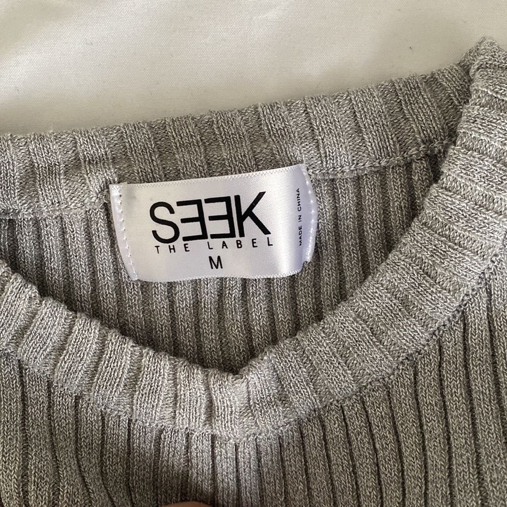 LF SEEK the label, cropped sweater, long sleeve, grey silver, size M - Picture 4 of 5